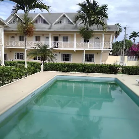 Club Caribbean Apartments Runaway Bay Exterior foto