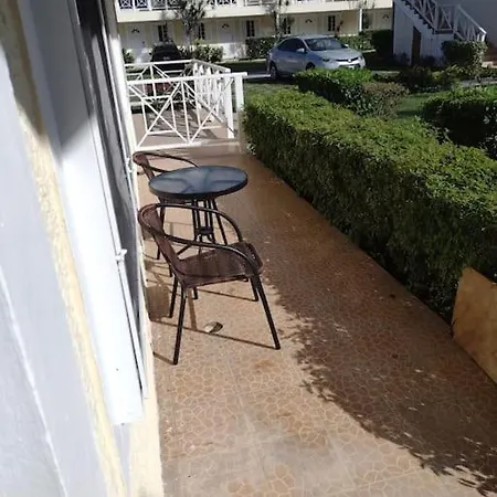 Club Caribbean Apartments Runaway Bay Exterior foto